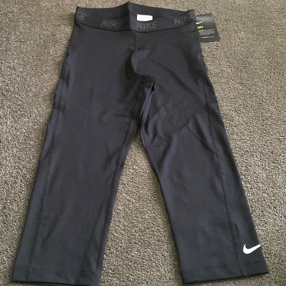 NWT Nike pro training legging capris